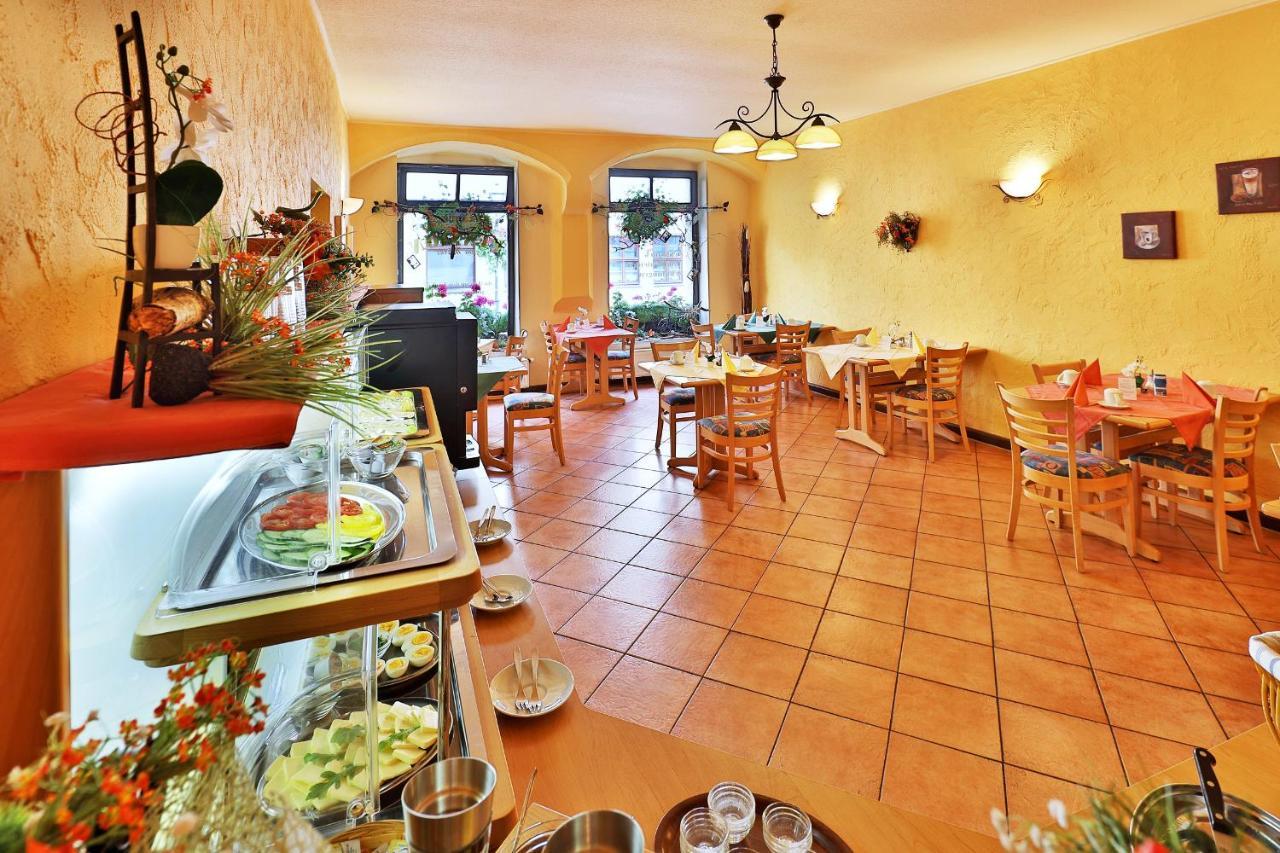 Hotel-Pension Zum Markt Torgau Exterior photo